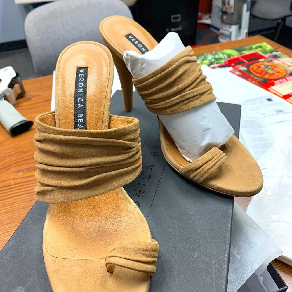 Veronica Beard Tan Suede Ruched Toe-Loop Heeled Sandals